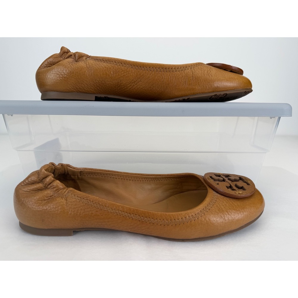 Tory Burch Reva Ballet Flats Women 7M Tan Pebbled Leather Logo Medallion Classic - Picture 2 of 7